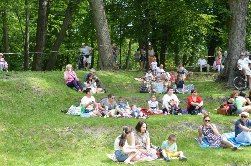 "Muzyczne śniadanie na trawie" w parku w Skierniewicach