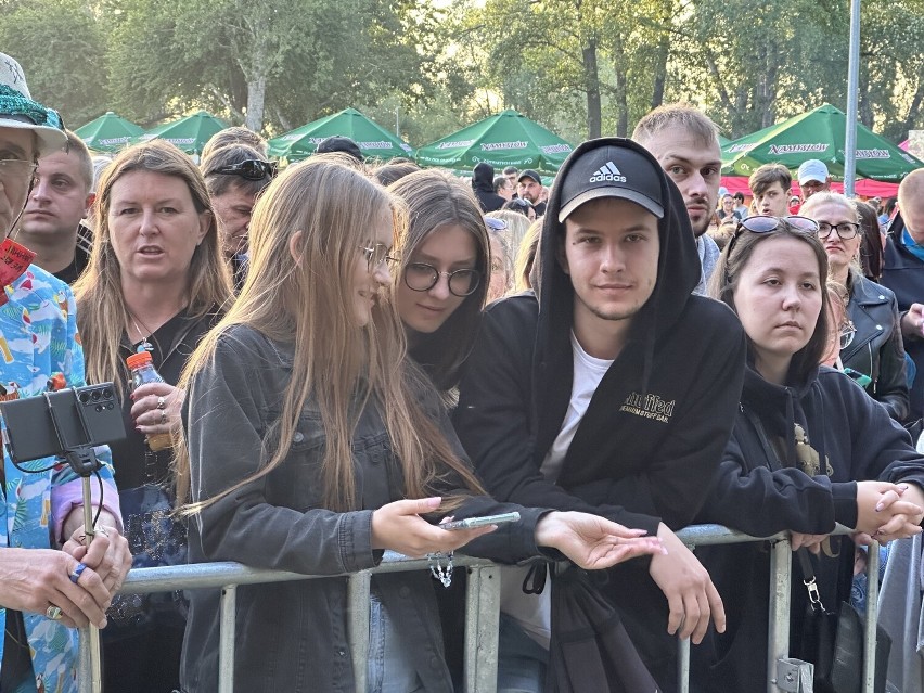 Zdjęcia z koncertu zespołu Piersi w Głogowie