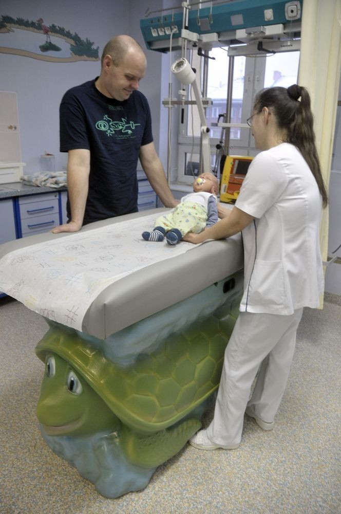 Żółw i hipopotam pocieszają dzieci. Nowy sprzęt w Klinice Chirurgii i Urologii Dzieci i Młodzieży