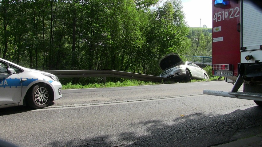 Mszana Górna. Pięć osób rannych w wypadku na drodze wojewódzkiej 968