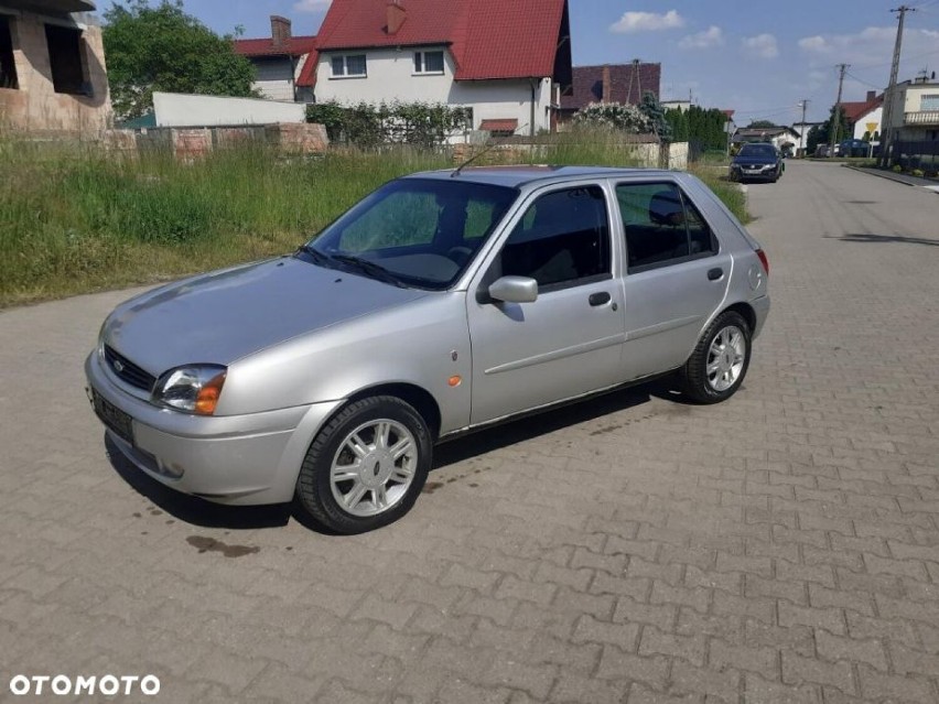 1999 - 159 000 km - Benzyna 

1 599 PLN