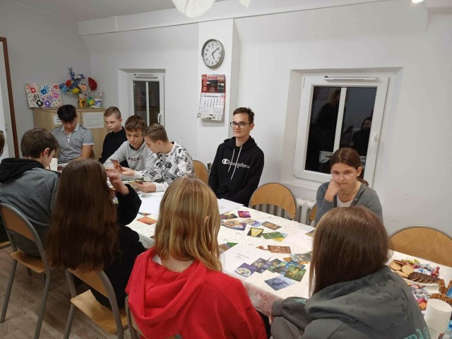 W unisławskim Gminnym Ośrodku Kultury zorganizowano warsztaty dla młodych ludzi, których przewodnim hasłem było „Mówię NIE hejtom”