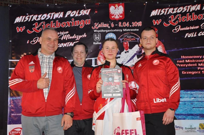 Weronika Walczak z Prosny Kalisz została mistrzynią Polski juniorek starszych w kickboksingu full-contact [FOTO]