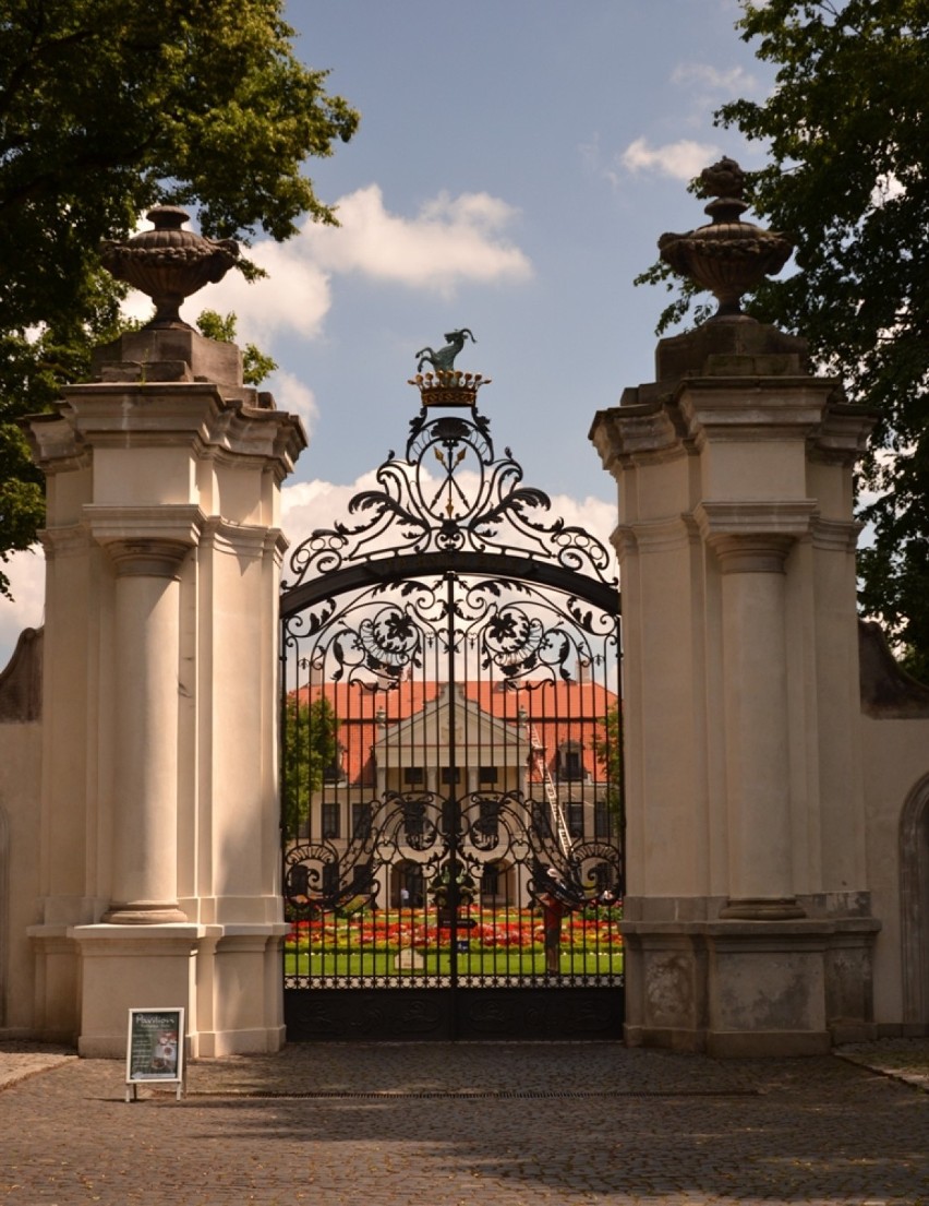 Brama wjazdowa do Muzeum w Kozłówce