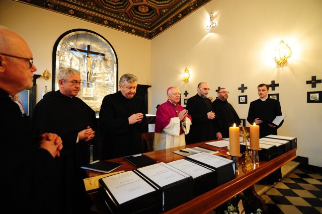 Uroczysta sesja miała miejsce w kaplicy Krakowskich Arcybiskupów.