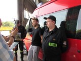 Nowa Lewica w Radomsku przekazuje makulaturę na pomoc dla Kacpra Pluty