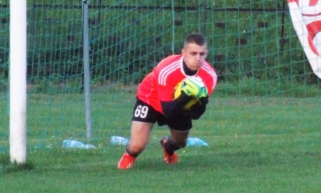 Krystian Kozieł był silnym punktem Iskry Klecza w derbach ziemi wadowickiej rozegranych w ramach grupy zachodniej IV ligi piłkarskiej.
