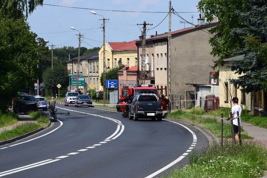 Wypadek na ul. Częstochowskiej w Wieluniu. Trzy osoby ranne ZDJĘCIA
