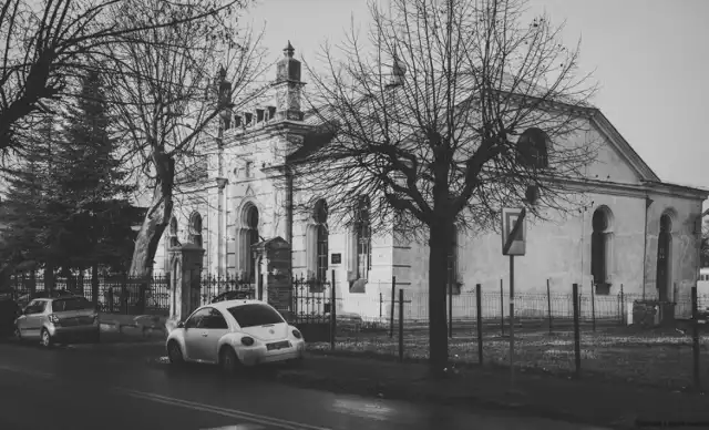 Piękny i klimatyczny budynek. Taka jest zabytkowa synagoga przy ul. Mickiewicza, która od 4 grudnia br. oficjalnie jest już własnością miasta. Foto. Mariola 