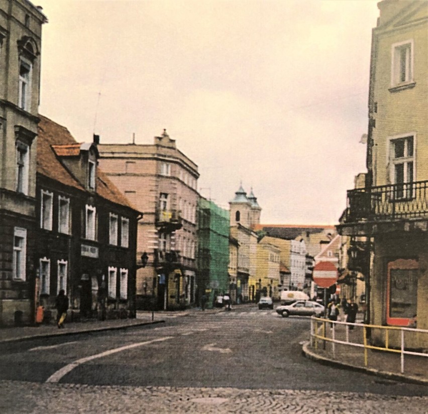 Leszno sprzed wielu lat. Zobacz jak wyglądały ulice w Lesznie w latach 80 i 90