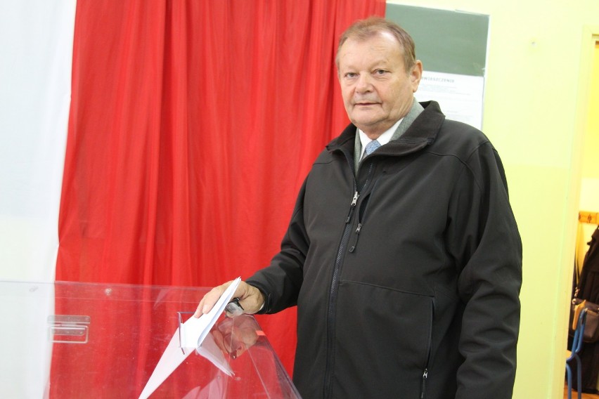 Głosowanie w wyborach samorządowych w Mikołowie