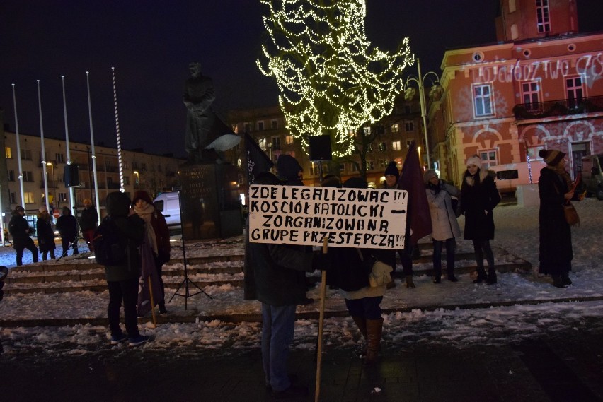 Protest  przeciwko zaostrzeniu prawa do aborcji w Częstochowie ZDJĘCIA