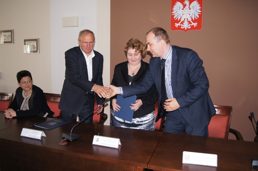 Porozumienie o współpracy podpisali Tadeusz Polanowski,...