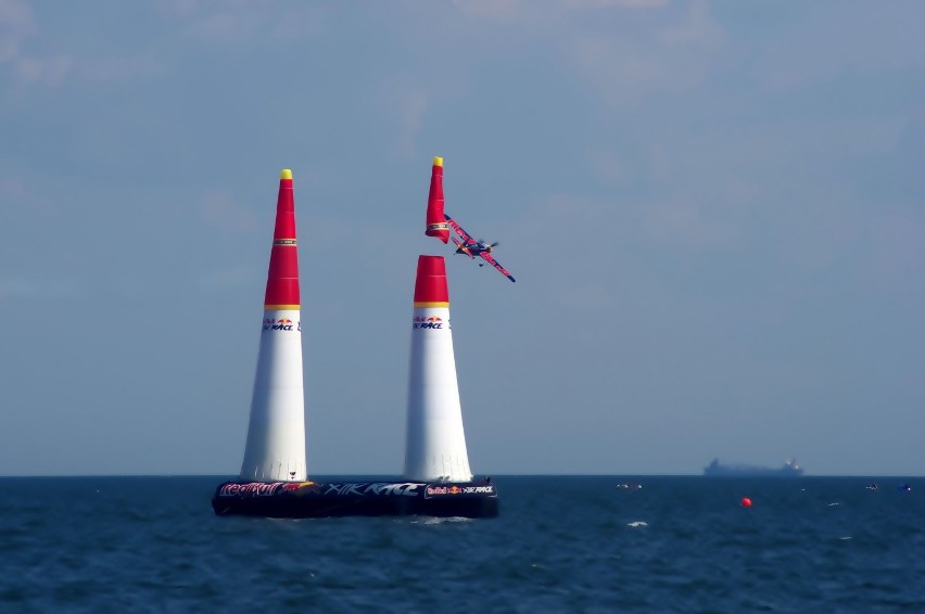 Red Bull Air Race 2014 w Gdyni. Niedzielne zawody i przelot Dreamlinera [ZDJĘCIA]