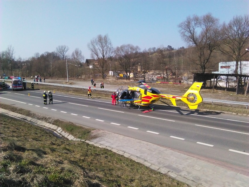 Wypadek w Moszczenicy. Jedna osoba nie żyje [ZDJĘCIA, WIDEO]