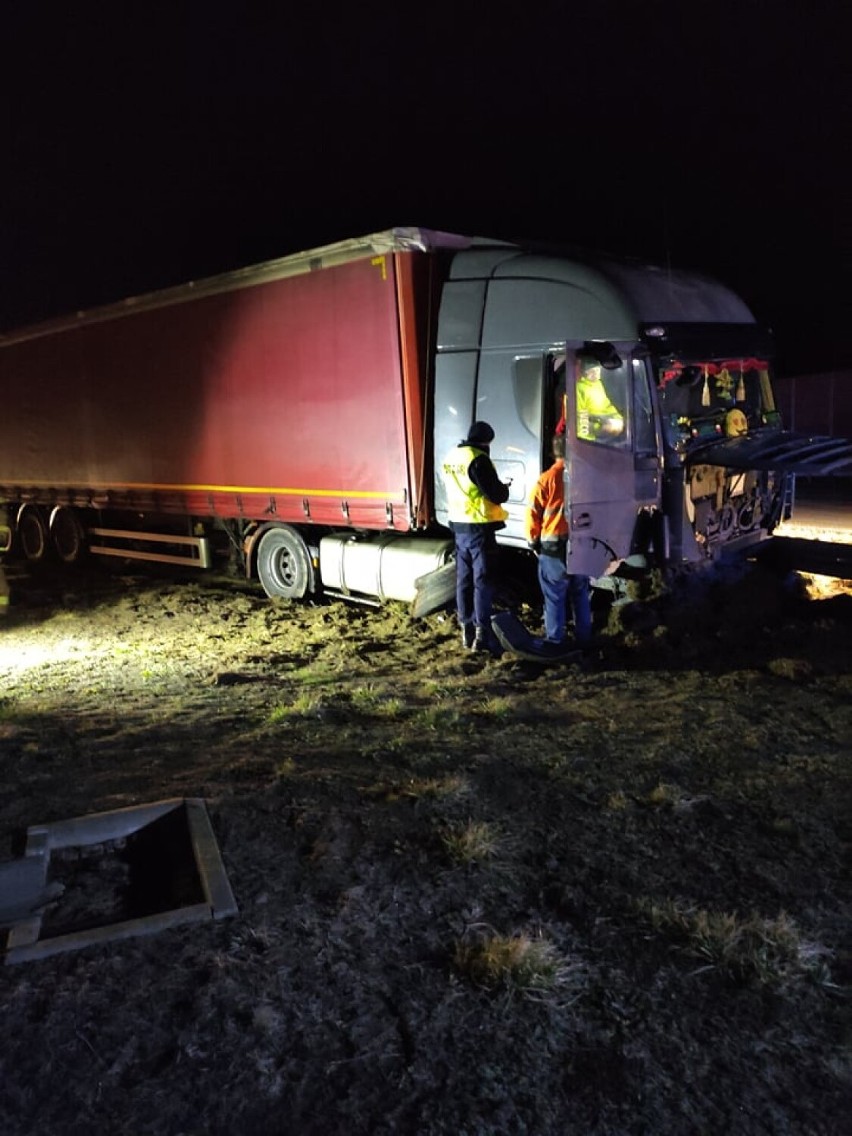 Zderzenie ciężarówek na autostradzie A1 między Włocławkiem,...