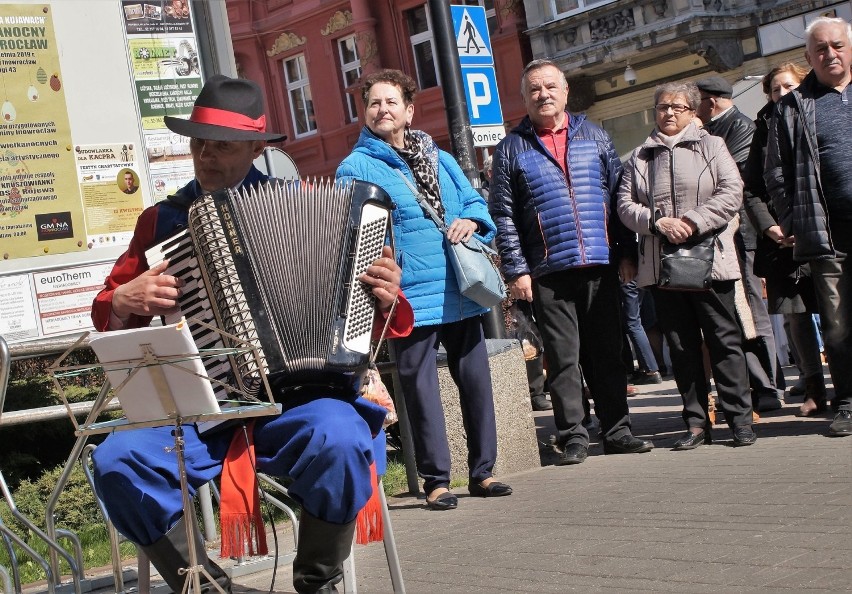 Pod Urzędem Gminy Inowrocław odbył się doroczny festyn...