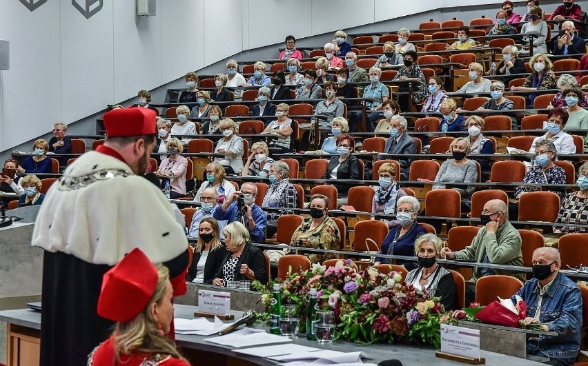 Słuchacze Politechniki Bydgoskiej Trzeciego Wieku...