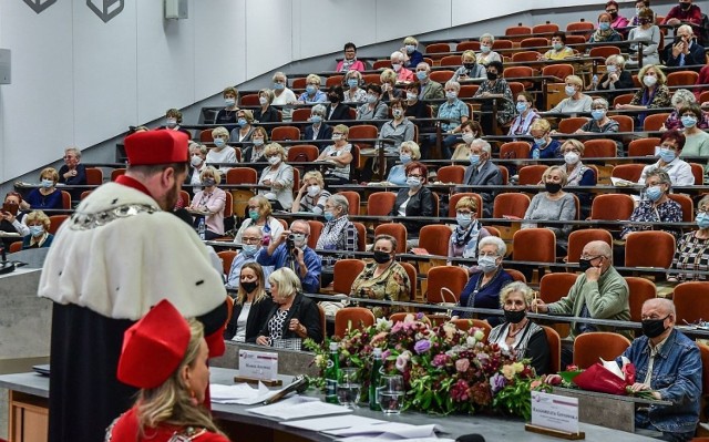 Słuchacze Politechniki Bydgoskiej Trzeciego Wieku zainaugurowali nowy rok akademicki