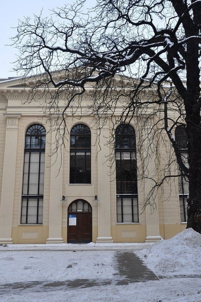 Synagoga pod Białym Bocianem zbudowana w 1829 r., zniszczona przez nazist&oacute;w i wandali doczekała się renowacji. W maju 2010 roku nastąpiło uroczyste otwarcie. Fot. Janina Bieleńko