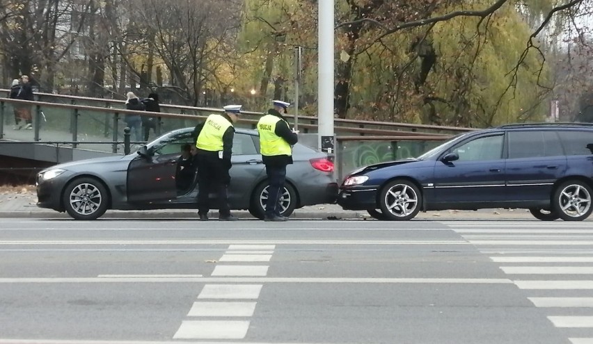 Pijany kierowca wjechał w tył nieoznakowanego radiowozu...