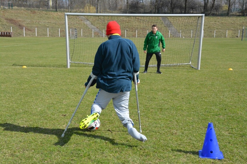 W Bytomiu powstał klub piłkarski dla osób niepełnosprawnych. Trenują na Szombierkach