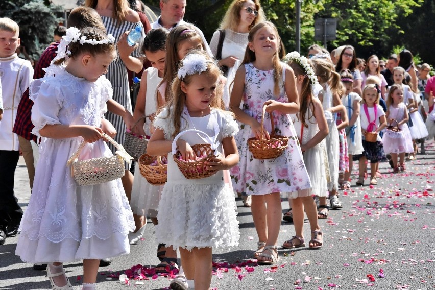 Procesja Bożego Ciała w parafii NMP Matki Miłosierdzia (FOTO, WIDEO)