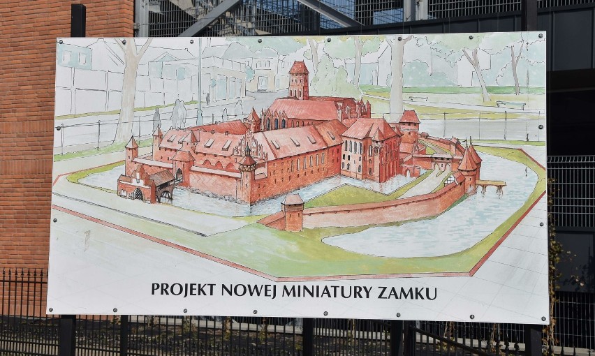 Malbork. Miniatura zamku stanie na swoim miejscu, ale to jeszcze potrwa. Artysta będzie pracował w namiocie