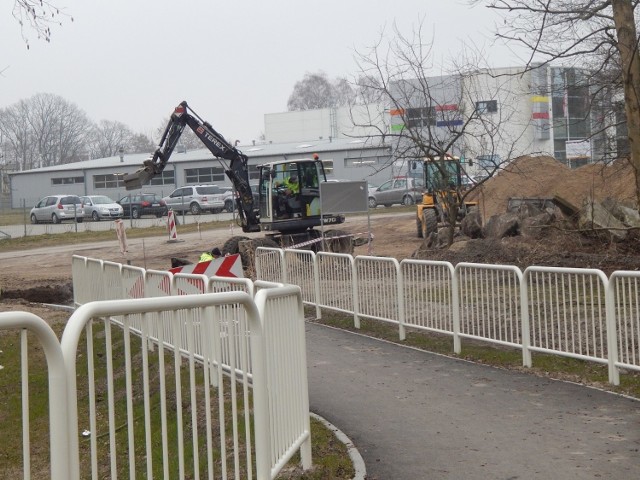 Budowa ścieżki rowerowej po obu stronach kładki rzecznej w Ustce