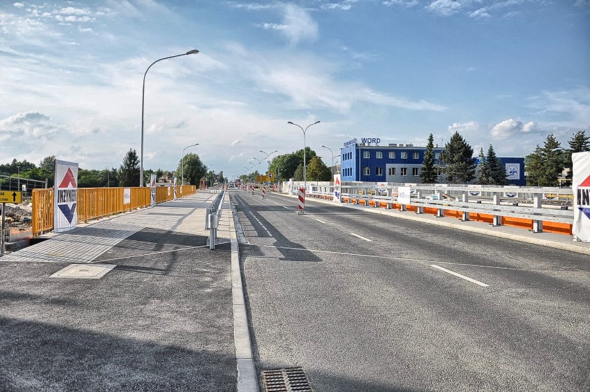 Jedna nitka wiaduktu na Warszawskiej w Rzeszowie już otwarta
