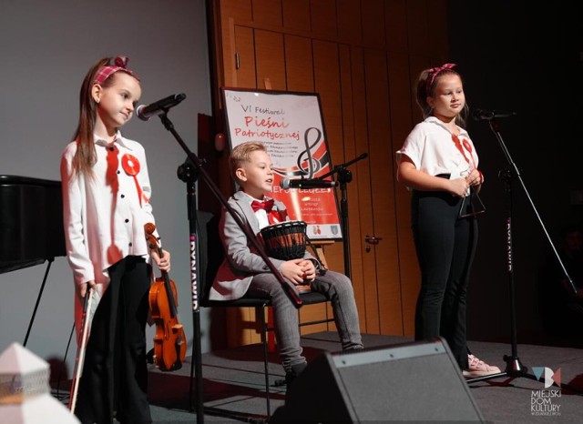 Ponad 100 uczestników wzięło udział w VI Festiwalu Pieśni Patriotycznej ,,Dla Niepodległej". Laureaci wystąpią podczas gali 10 listopada.