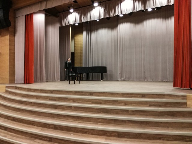 Aula przy szkole muzycznej w Szamotułach