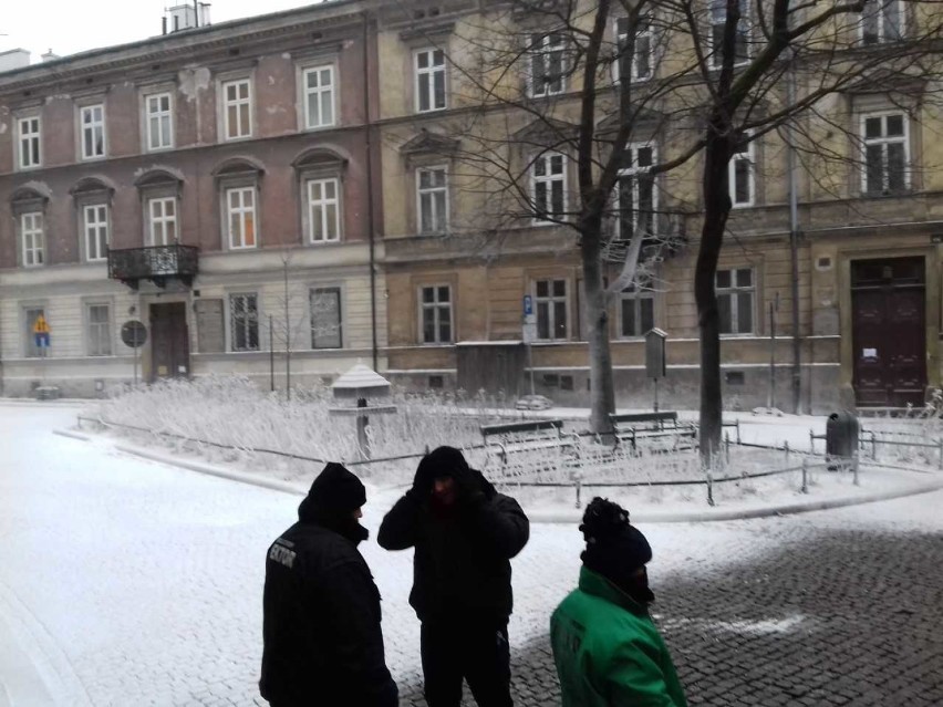 Sztuczny śnieg na ul. Reformackiej na potrzeby filmu