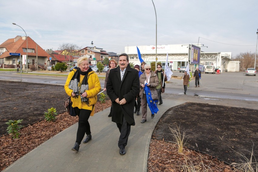 Tarnów. Odsłonięto tablicę pamiątkową przy Skwerze Europejskim [ZDJĘCIA]