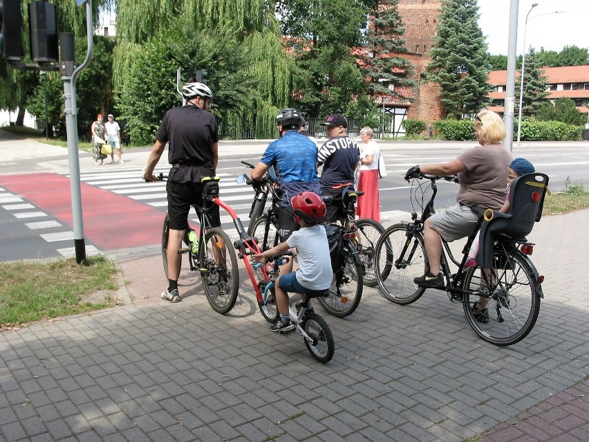 Na słupskich ulicach widać coraz więcej rowerzystów z...