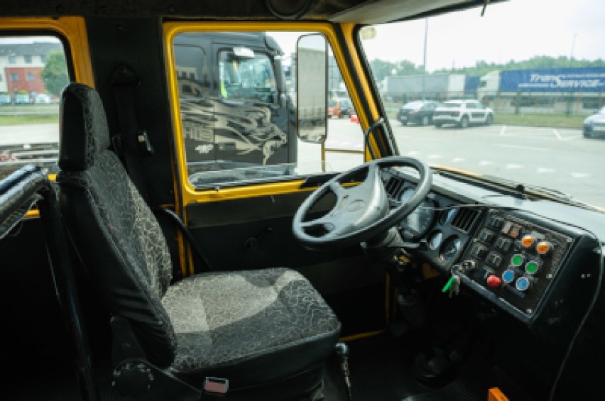 Wojna na Ukrainie. Tramwaje Warszawskie przekazały specjalistyczny wóz do Iwano-Frankiwska