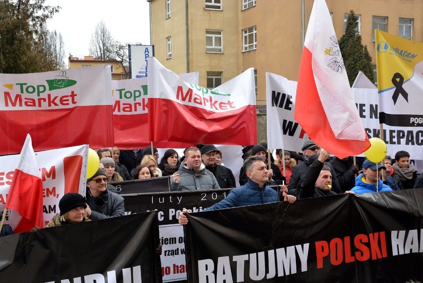 Przedsiębiorcy z Lubelszczyzny protestowali przed siedzibą...