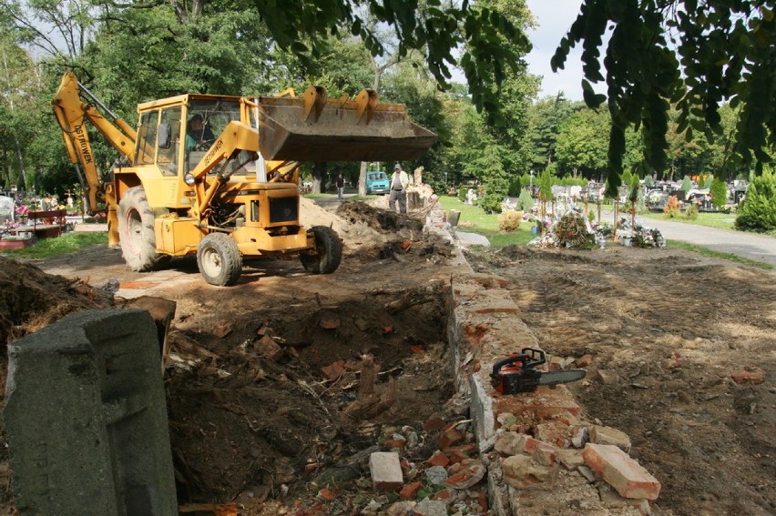 Powstaje kolumbarium na legnickim cmentarzu