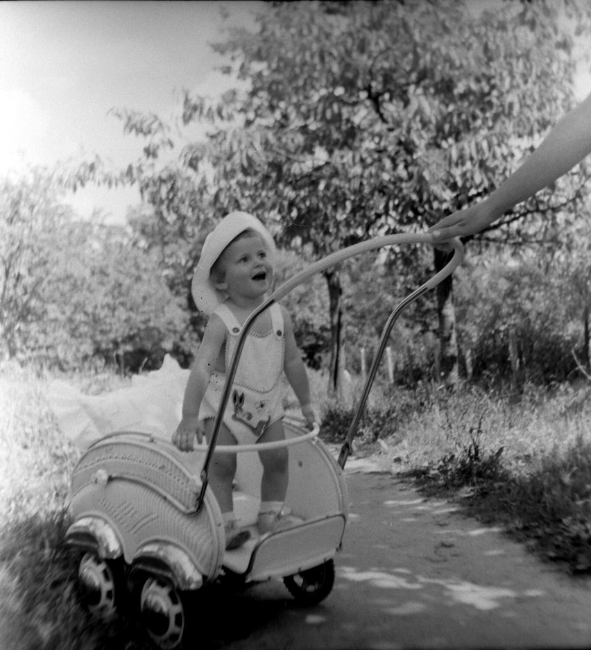 Sieradz w latach 60. Takie były wówczas wózki dla dzieci