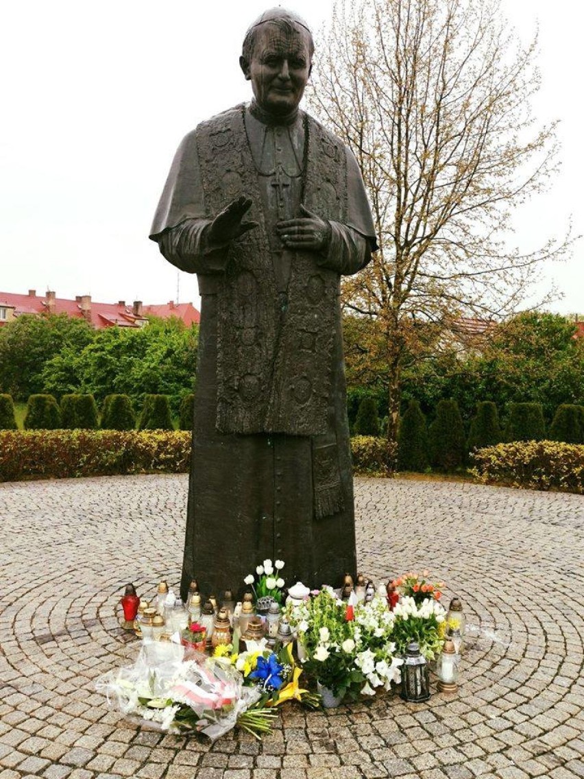 Setna rocznica urodzin papieża Jana Pawła II. Pamiętali mieszkańcy i władze miasta [ZDJĘCIA]