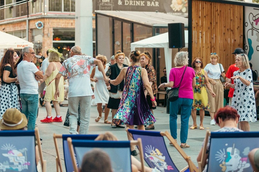 Pasaż Wiecha pełen dobrej muzyki i azjatyckich przysmaków  Ostatni tydzień Festiwalu Wars Sawa Junior