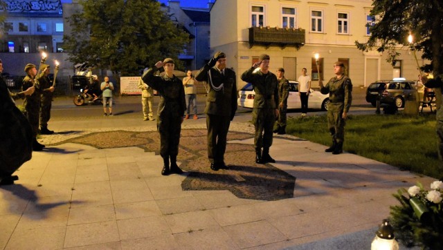 Żołnierze WOT uczcili pamięć Powstańców przy pomniku Armii Krajowej w Radomiu.