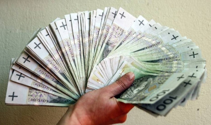 Osoby o dochodach powyżej 1 mln zł są dodatkowo obciążeni 4%...