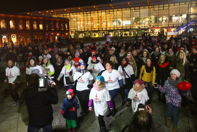 Przeciwko przemocy wobec kobiet. One Billion Rising 2017 na rynku Manufaktury