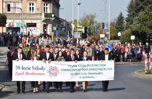 Obchody 70-lecia Zespołu Szkół Spożywczych, Chemicznych i Ogólnokształcących zostały połączone ze zjazdem absolwentów. Zobaczcie zdjęcia z przemarszu ulicami miasta!

 Zobacz też: Szkoła w reformie – zmiany programowe. Plusy i minusy
