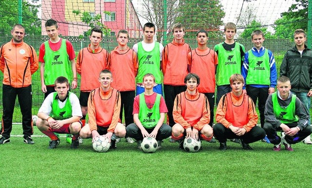 Górny rząd od lewej: Tomasz Ficner (trener), Jakub Falkiewicz, Piotr Gęsiorek, Arkadiusz Karcz, Igor Jakubiak, Krzysztof Rutkowski, Jakub Fidah, Tomasz Derylak, Daniel Kozak, Mateusz Heleniak.
Dolny rząd od lewej: Kamil Kowalski, Tomasz Zwolski, Paweł Oborski, Adrian Zdobylak, Kacper Jaworski, Kamil Szczyrek