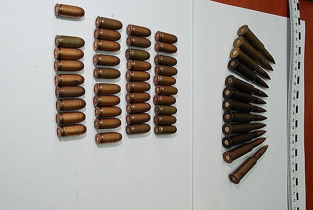 Policjanci znaleźli nielegalną broń i amunicję [zdjęcia]
