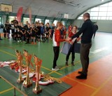Turniejem halowym w Pruszczu Gdańskim młodzi piłkarze uczcili Święto Niepodległości