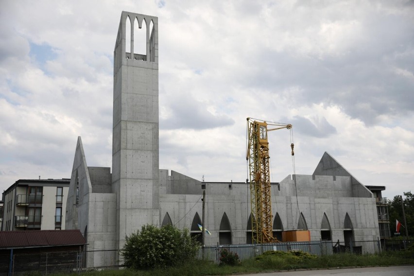 Kraków. Budowa kościoła na Azorach została wstrzymana. Brakuje pieniędzy na dach