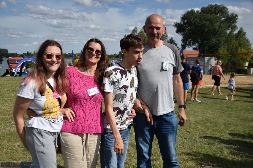 Minister Marlena Maląg na pikniku rodzinnym w Głuszynie, gmina Bytoń [zdjęcia]
